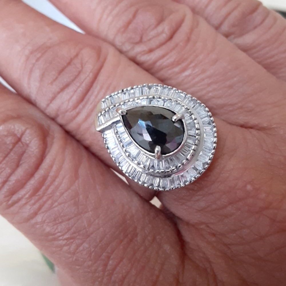 2.2 Carats Rare Pear Cut Black Diamond 18K White Gold Ring - Picture 7 of 9